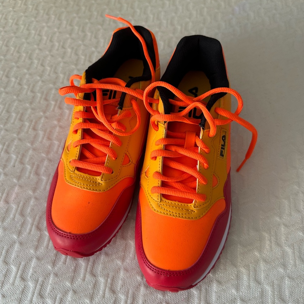 Orange Fila sneakers! size w 9!